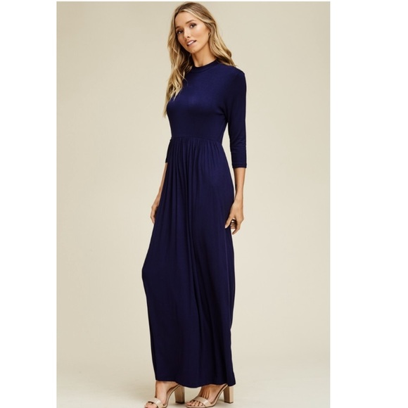 Mock Neck pleated Maxi Dress PRICE FIRM - Picture 3 of 7